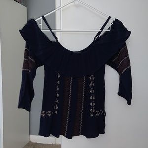 Off the shoulder half sleeve